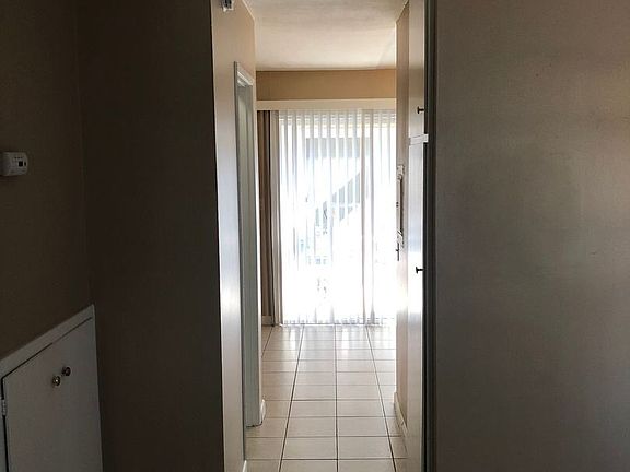 5th image of 300 E Bennett Ave APT 4