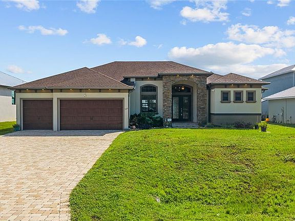 3rd image of 349 SPRINGVIEW CIRCLE NW