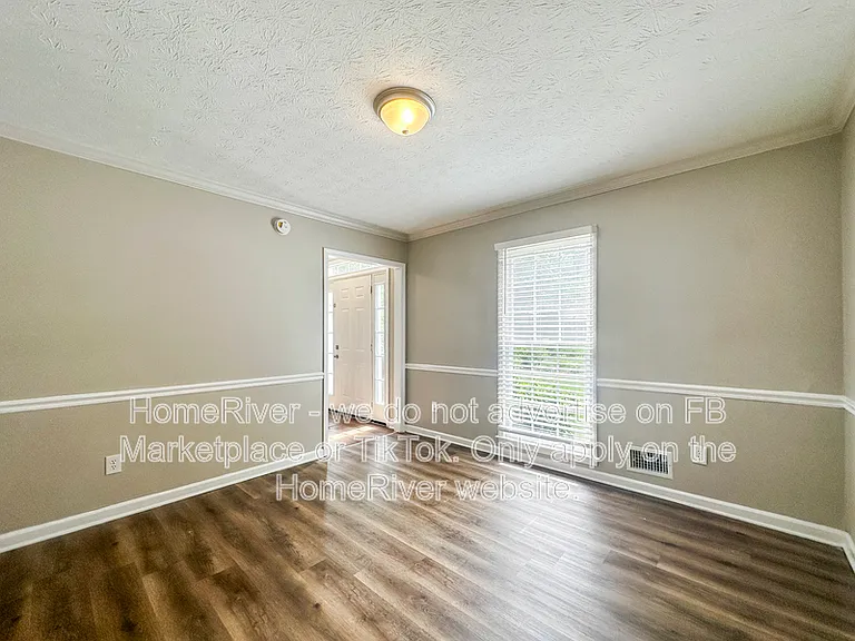 561 Chatham Trl — Photo 7