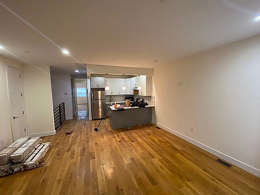 3rd image of 744A Willoughby Ave #1B