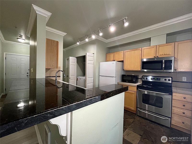 5th image of 801 Rainier Avenue N #A203