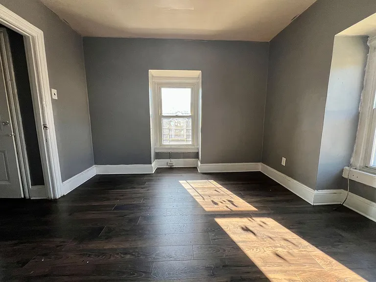 700 Pine St — Photo 9