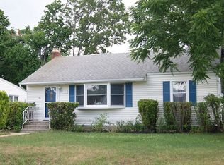 35 Terry Rd, Patchogue, NY 11772