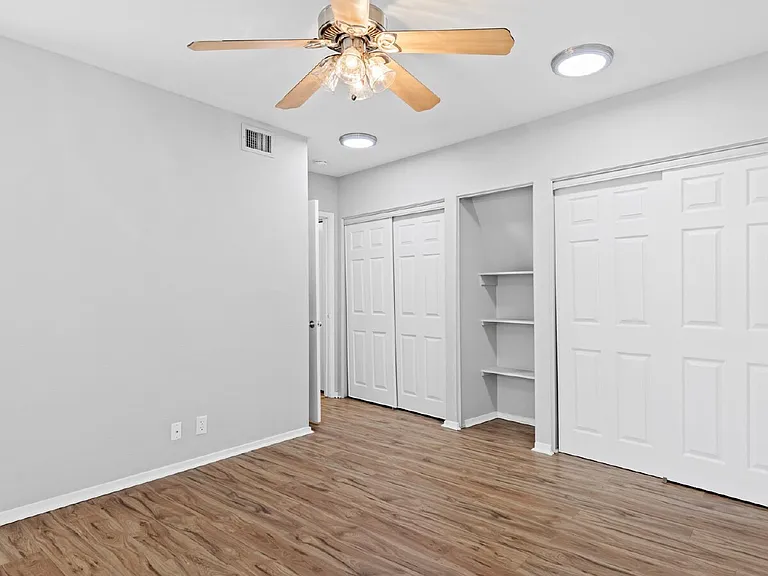8642 Fredericksburg Rd #405 — Photo 19