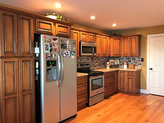 5th image of 1073 Twin Oaks Blvd