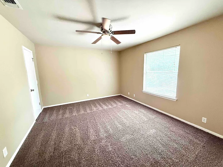502 Dewberry Dr — Photo 13