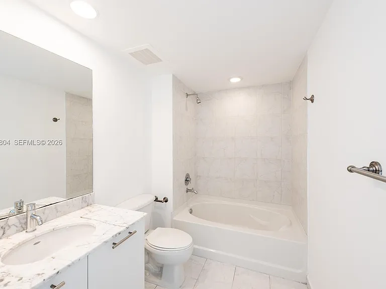 950 Brickell Bay Dr #2208 — Photo 14
