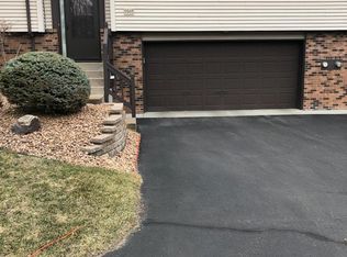 5565 Donegal Dr, Shoreview, MN 55126