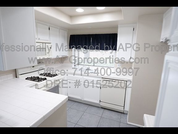 5th image of 49 Hollyhock Ln