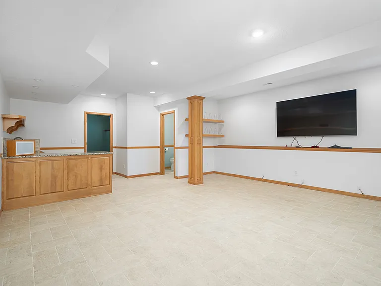 1101 Stonecreek Dr — Photo 30