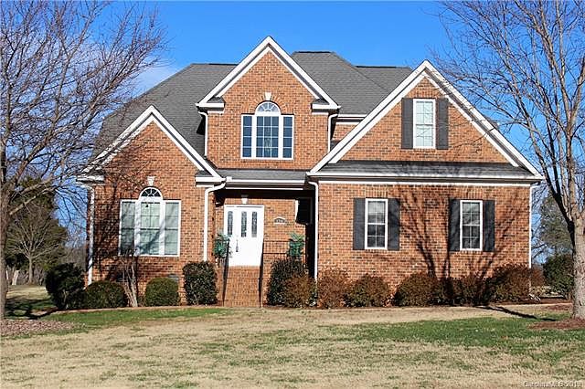 1st image of 124 Hunters Hill Dr