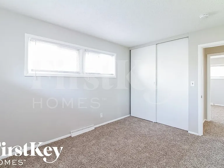 809 N Latham St — Photo 10