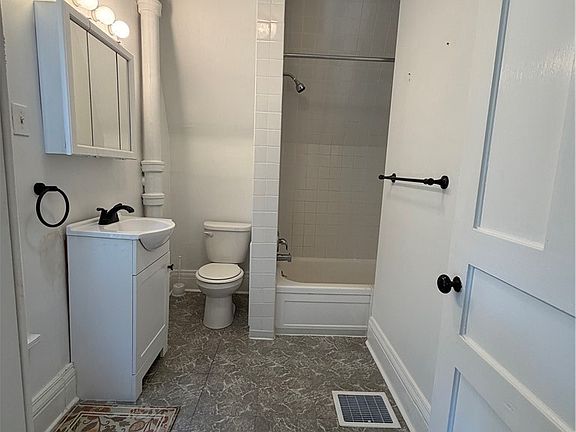 3rd image of 751 Allen St