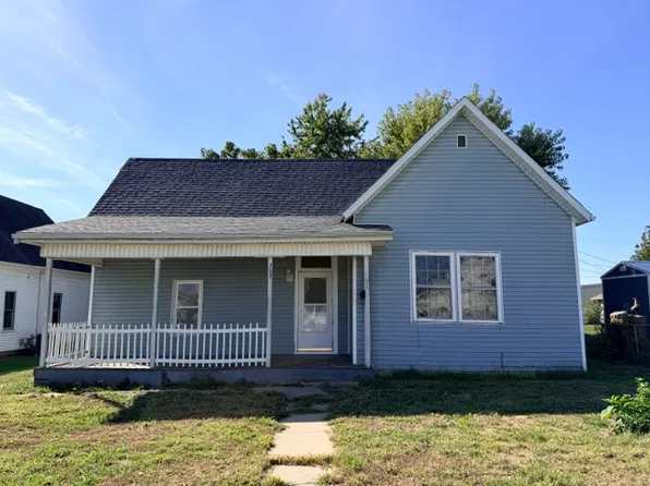 363 S Jefferson Ave, Marshall, MO 65340