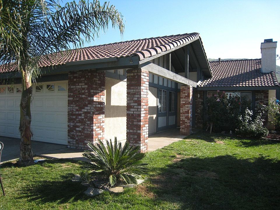 COMPLIMENTS OF PARK PLACE REAL ESTATE