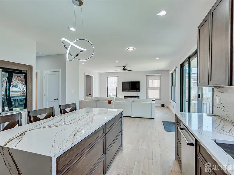 145 Center St — Photo 18