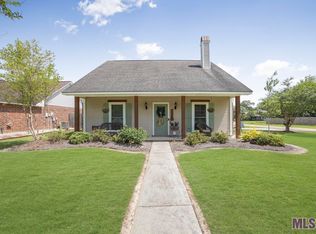 7341 Cherrydale Dr, Denham Springs, LA 70706