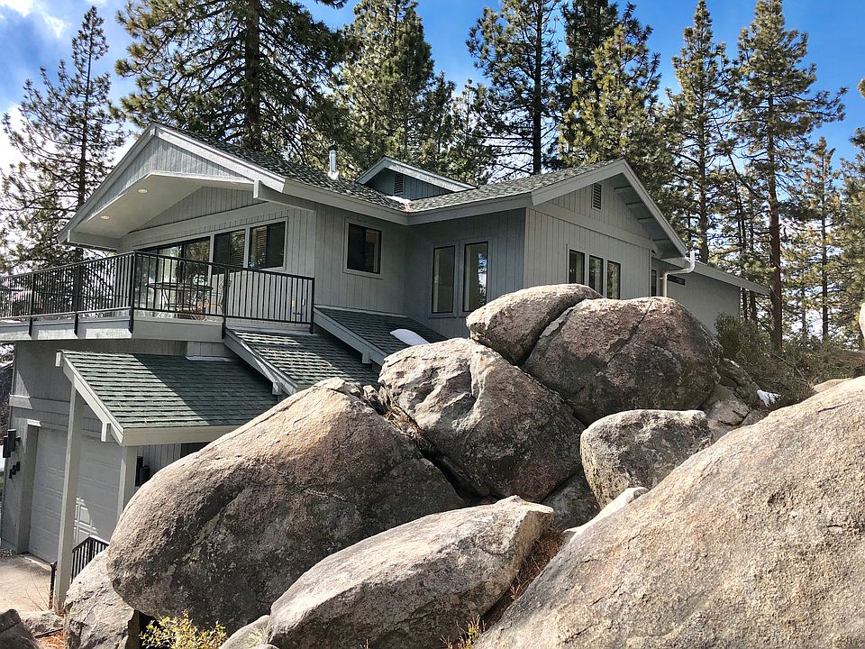 Boulder Outcrop in Front yard