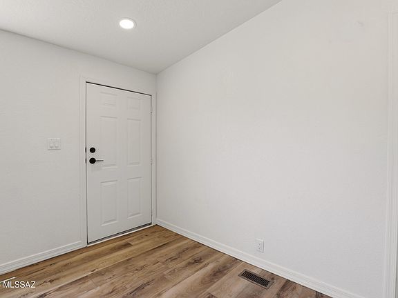 4th image of 13520 E Whitehorse Trl