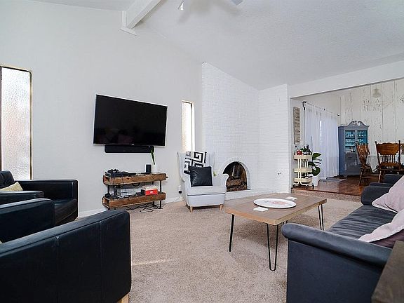 2nd image of 4701 Large Oak Ct