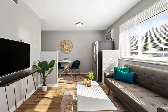 7500 Sussex Ave #12 — Photo 6