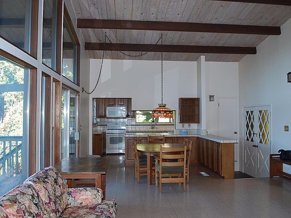 5th image of 150 Siesta Dr