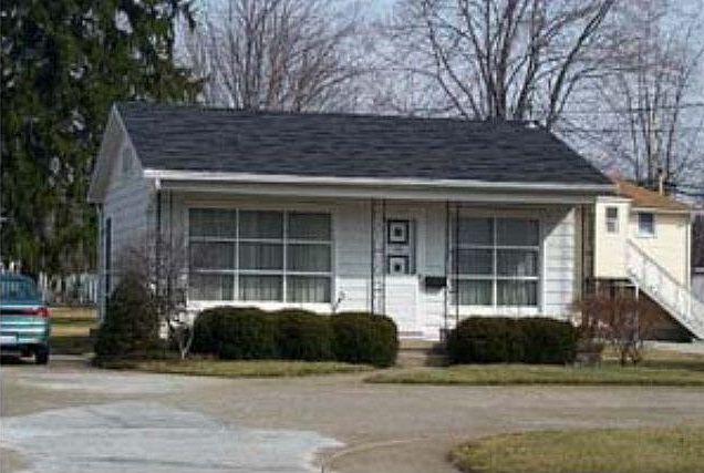 1st image of 125 E Main St