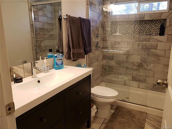 5th image of 460 Vista Ln