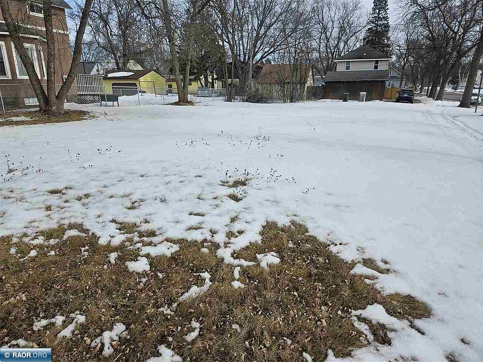2nd image of 2724 2nd Ave E