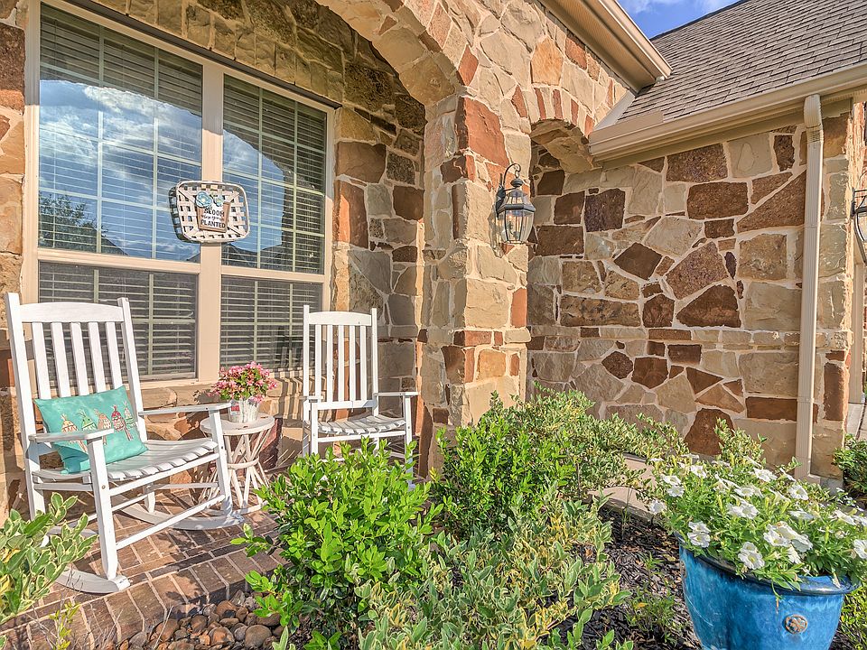 1st image of 18026 Fossilwood Ln