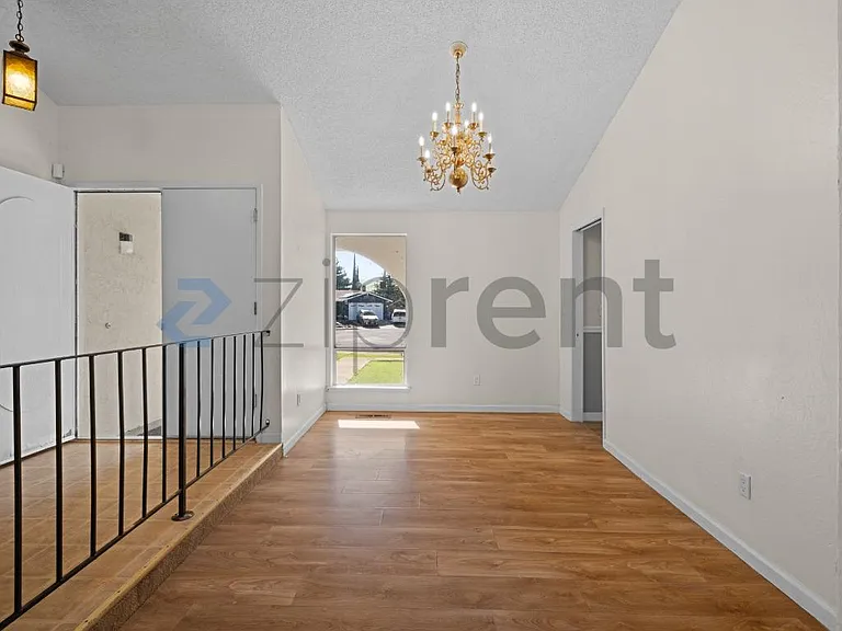 1471 Valenzuela Ct — Photo 7