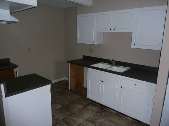 4th image of 4610 Plaza Hills Ln APT A2