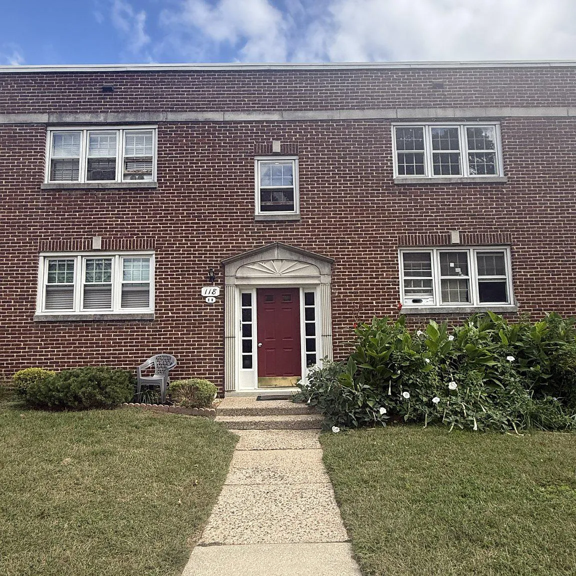 2 bed, 1.0 bath, 944 sqft, $1,850 — Photo 1