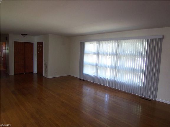 Living Room is a spacious 20 x 14 with lots of natural lighting ...