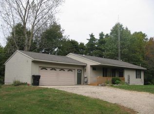 2750 60th St, Fennville, MI 49408