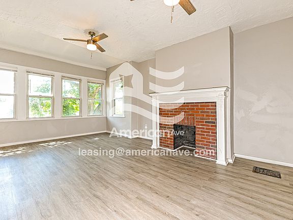1008035_004_living_room_5.jpg