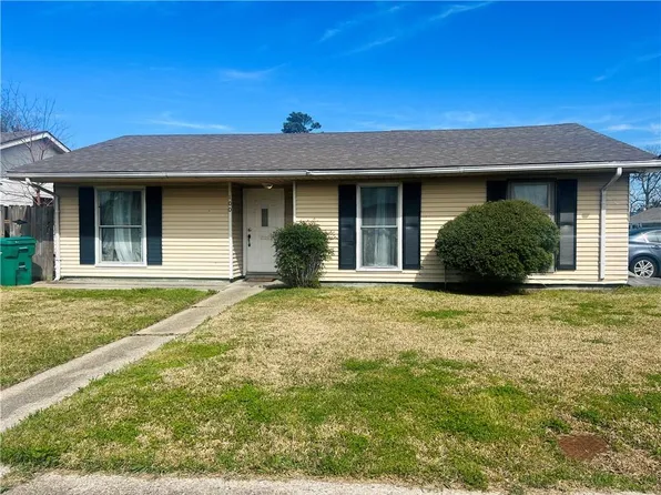100 Bishop Dr, Westwego, LA 70094