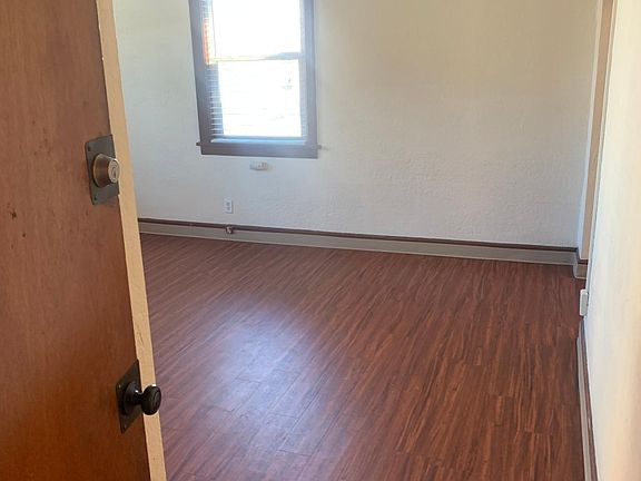 2nd image of 226 Saint Helens Ave #205
