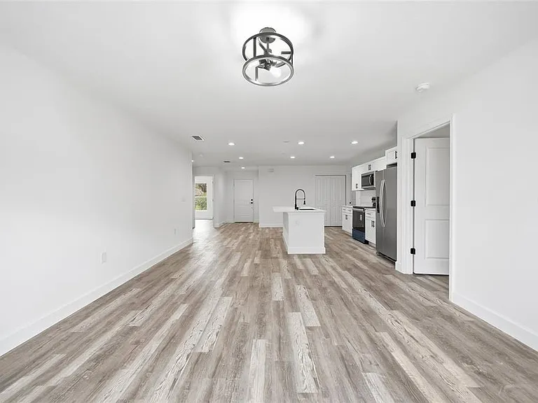 17180 Drayton Ln — Photo 5
