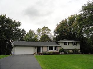 6 Pine Tree Trl, Rush, NY 14543