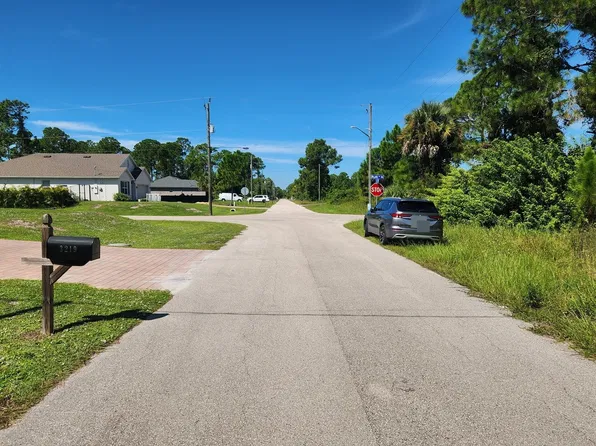 3216 71st St W, Lehigh Acres, FL 33971