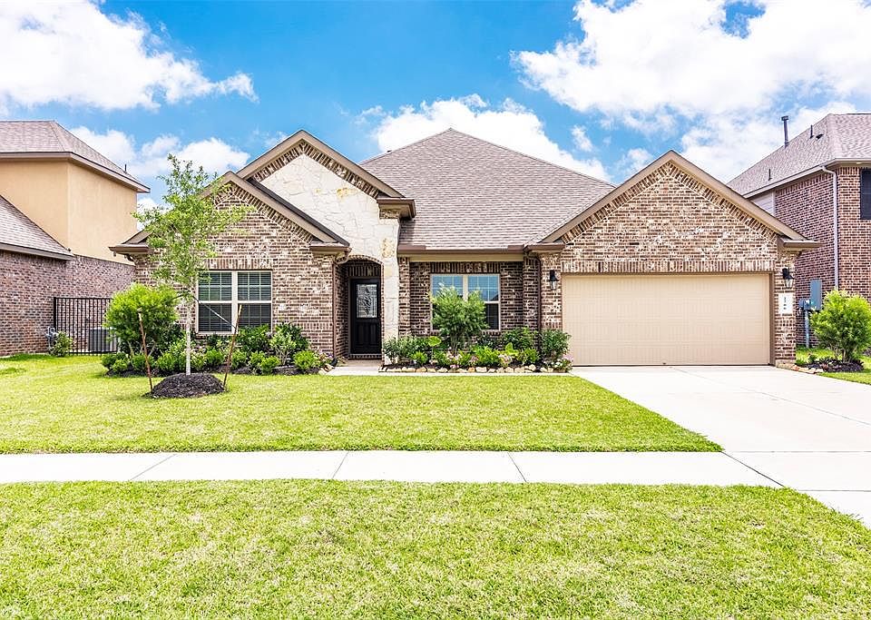 1st image of 2706 Topsail Dr