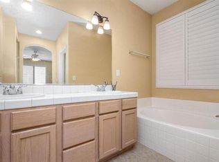 634 W Edinburgh Ln, Clovis, CA