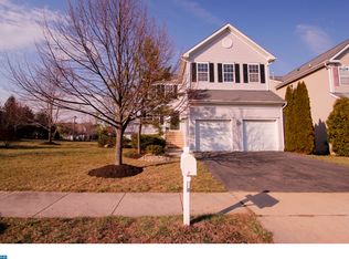 2 Elizabeth Ln, Columbus, NJ 08022