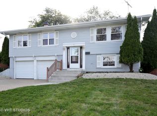 1490 Cooper Rd, Hoffman Estates, IL 60169