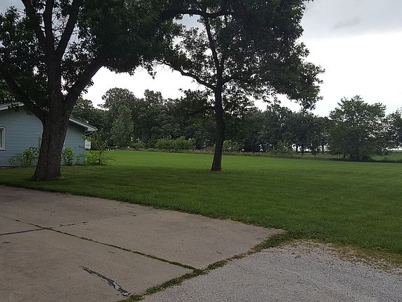 Lot 3 (right)