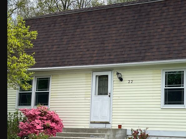 22 Cedar Ln