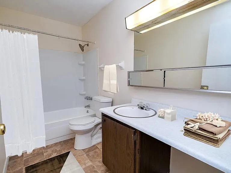 Spring Creek Apartments — Photo 10
