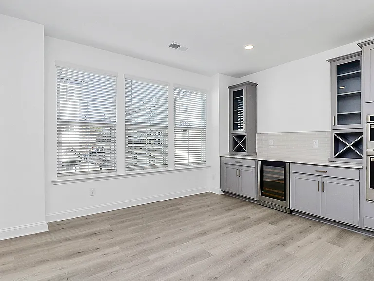 707 Hoke Ln — Photo 10