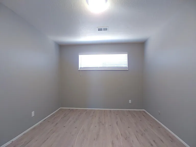 Contemporary, Loaded 2 Bed 2 Bath Apartment on Conchas Park — Photo 33